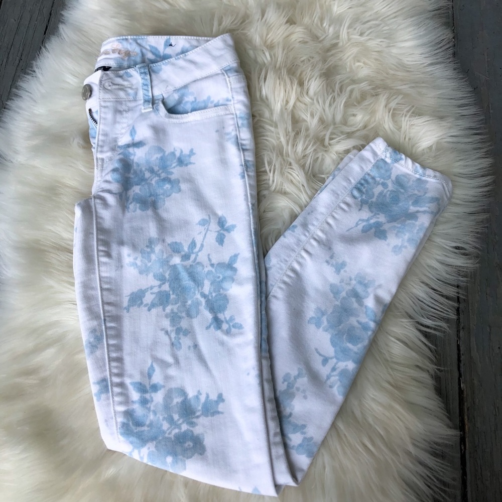 [SOLD!] Floral American Eagle Jeans